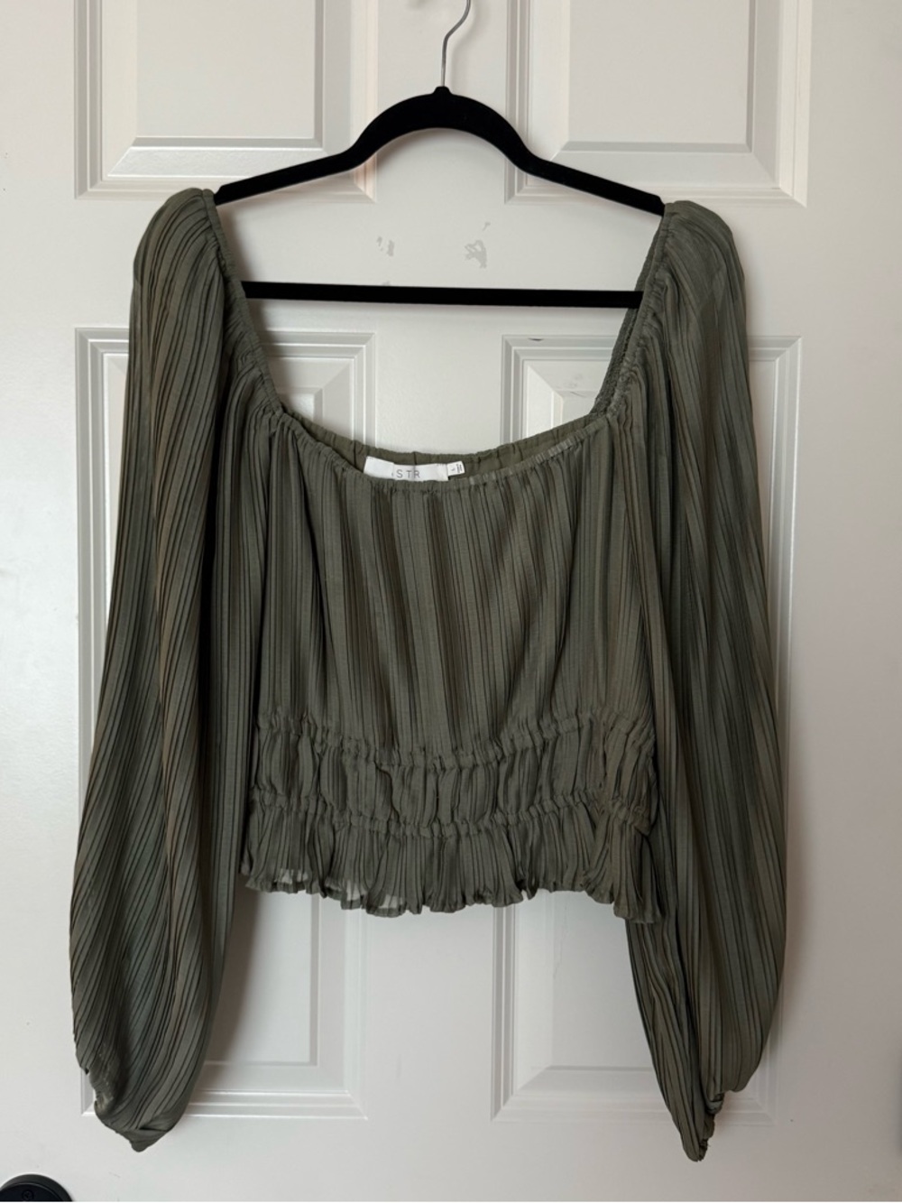 ASTR Long Sleeve Cropped Blouse